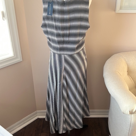 vince Camuto l NWT Sleeveless Dress - Picture 6 of 7